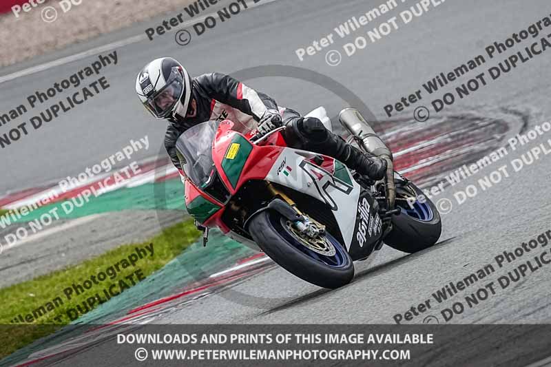donington no limits trackday;donington park photographs;donington trackday photographs;no limits trackdays;peter wileman photography;trackday digital images;trackday photos